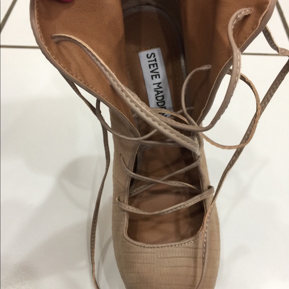 Steve Madden Laced Up Platform Heel Boots - Picture 5 of 8